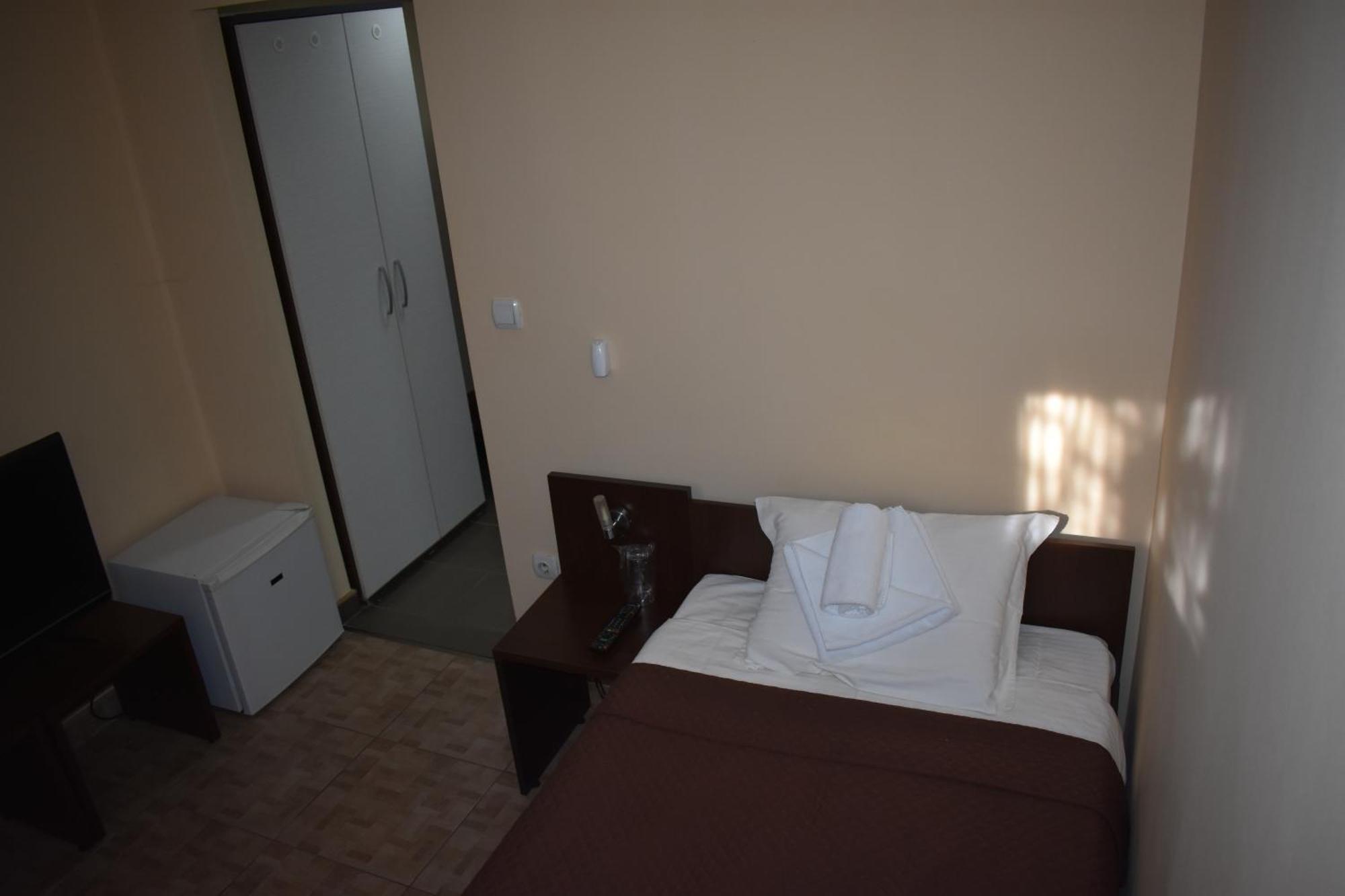 Garni Hotel Lion Jagodina Exterior photo