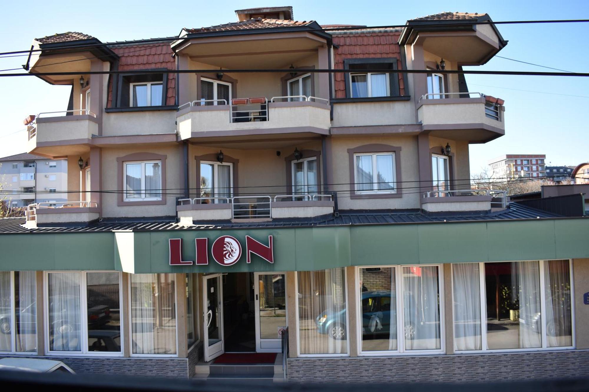 Garni Hotel Lion Jagodina Exterior photo