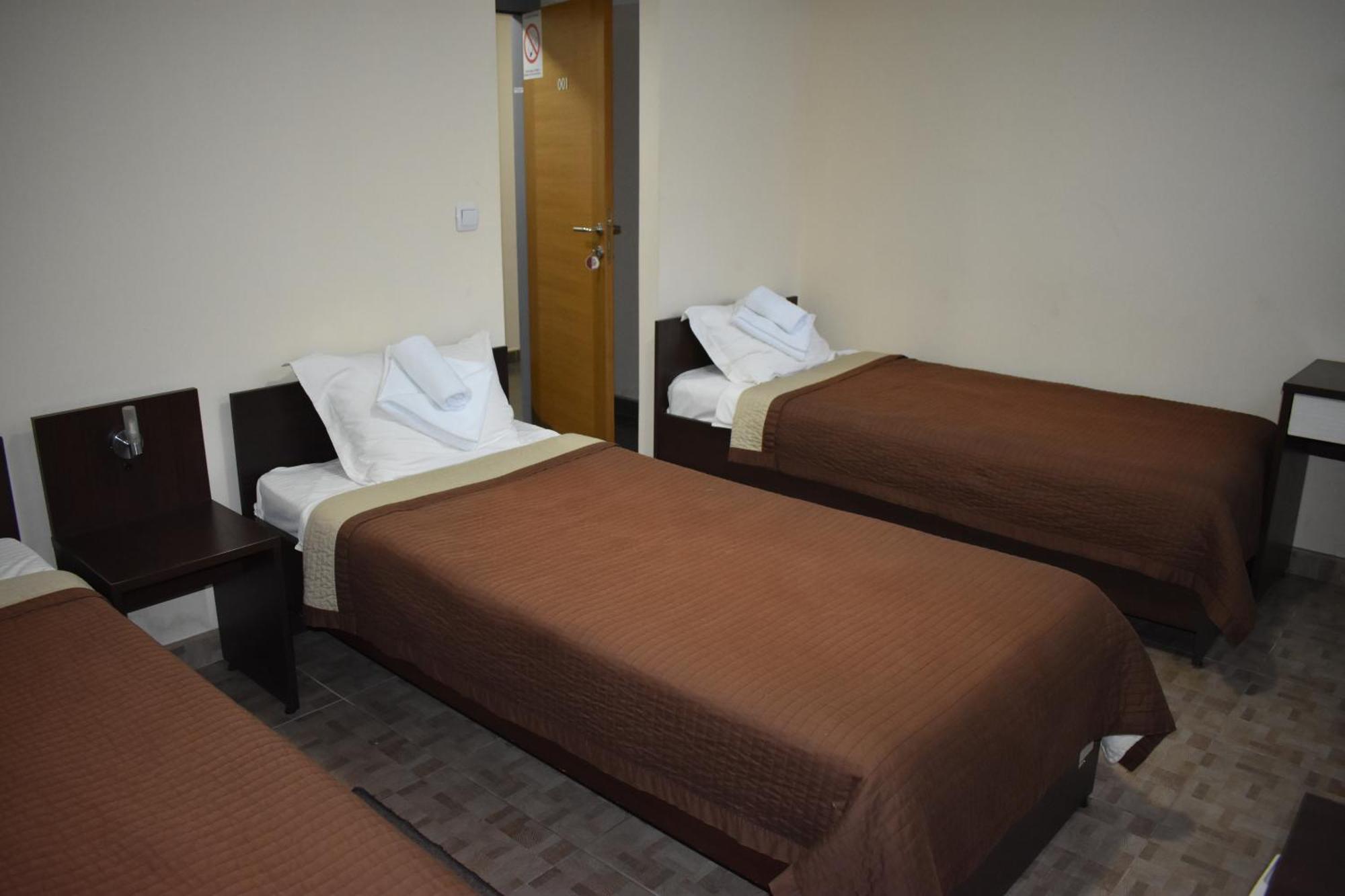 Garni Hotel Lion Jagodina Exterior photo