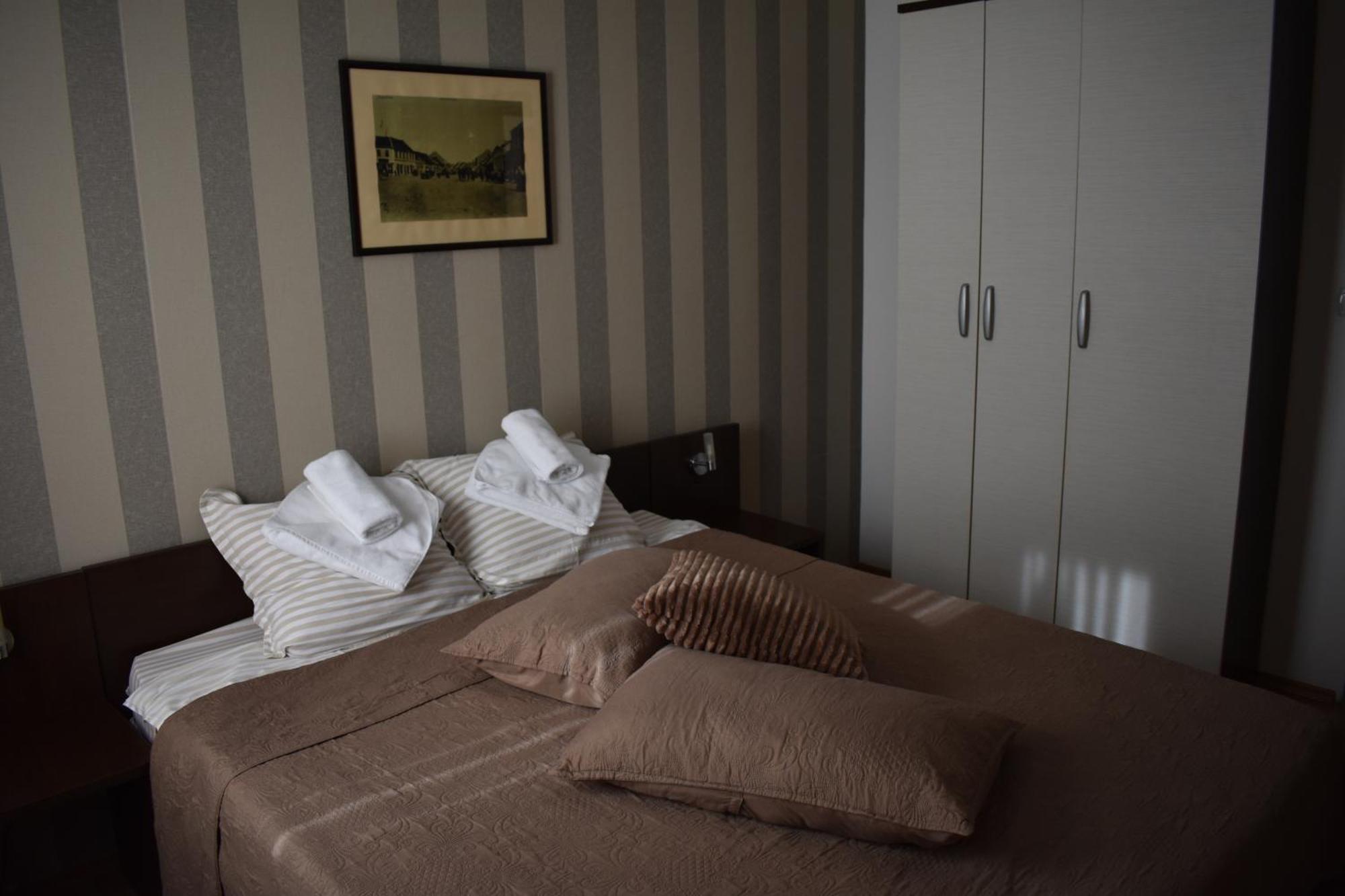 Garni Hotel Lion Jagodina Exterior photo