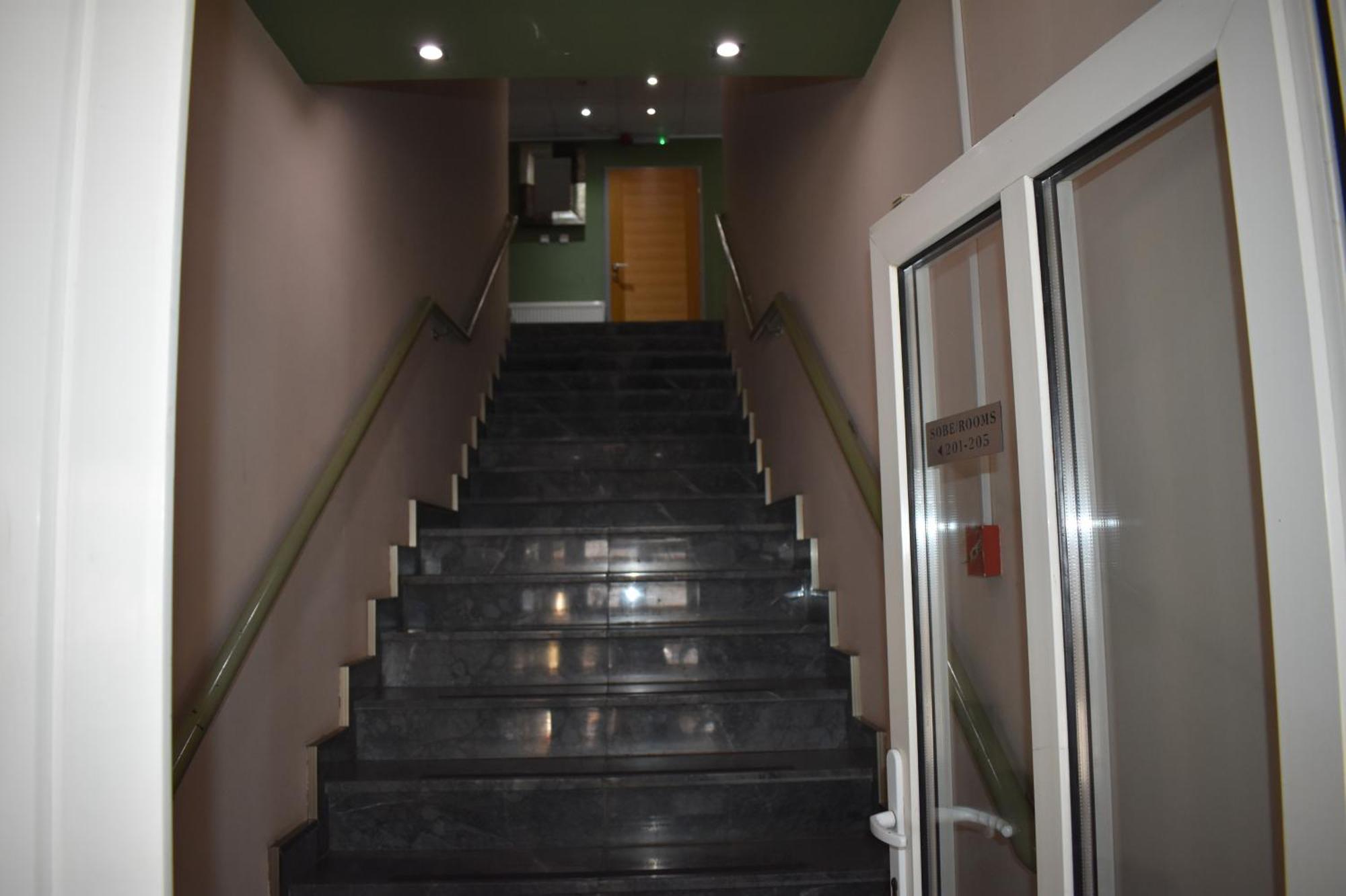 Garni Hotel Lion Jagodina Exterior photo