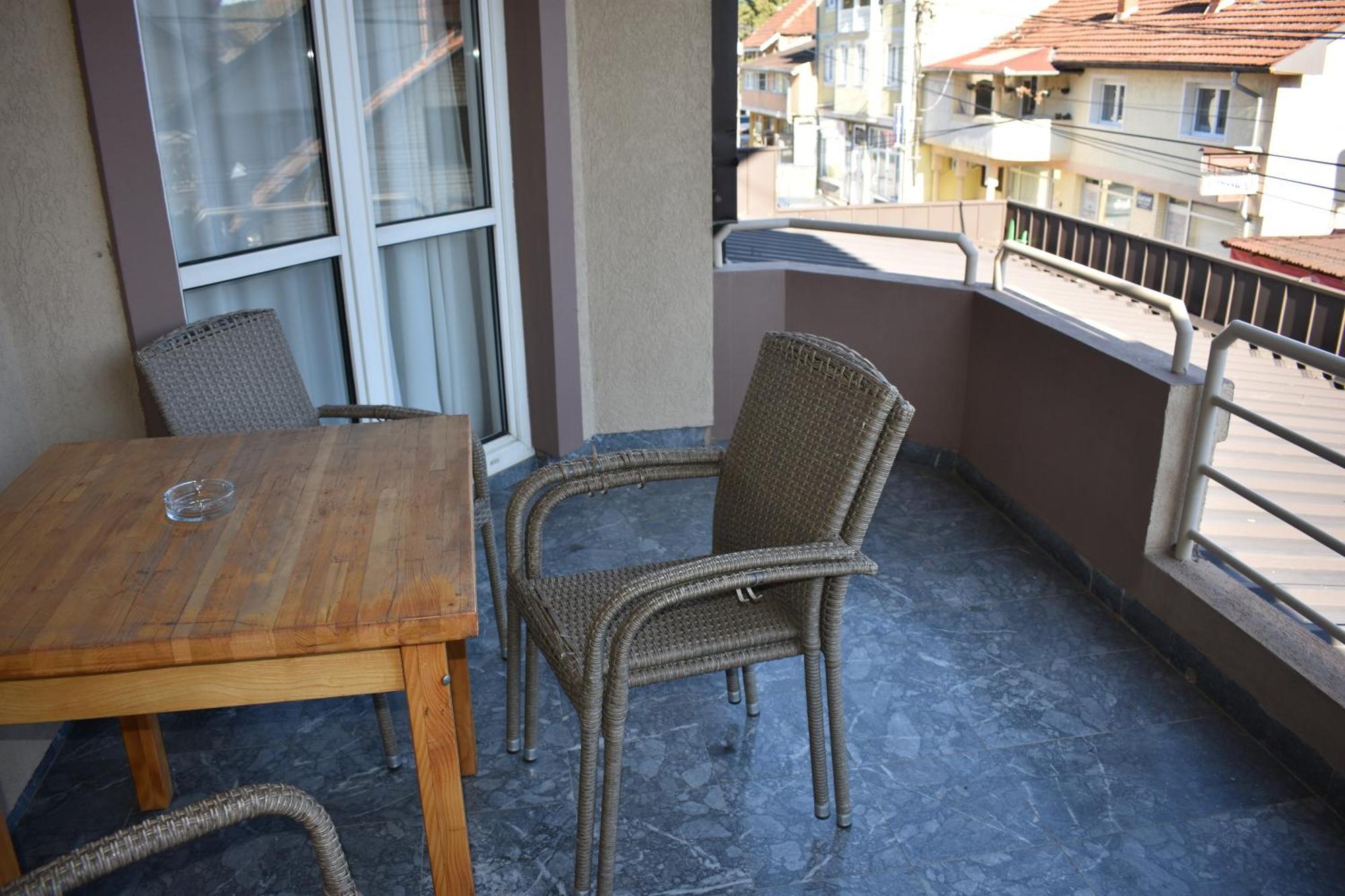 Garni Hotel Lion Jagodina Exterior photo