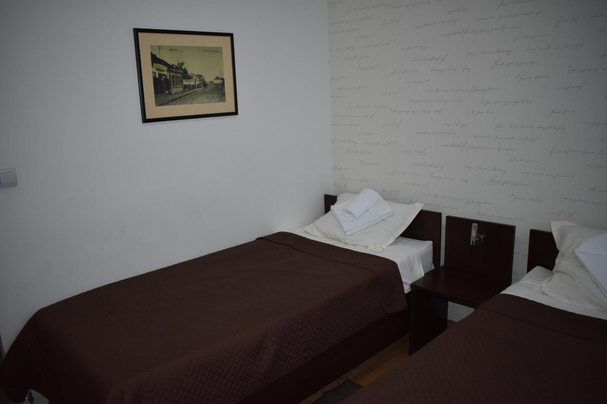 Garni Hotel Lion Jagodina Exterior photo