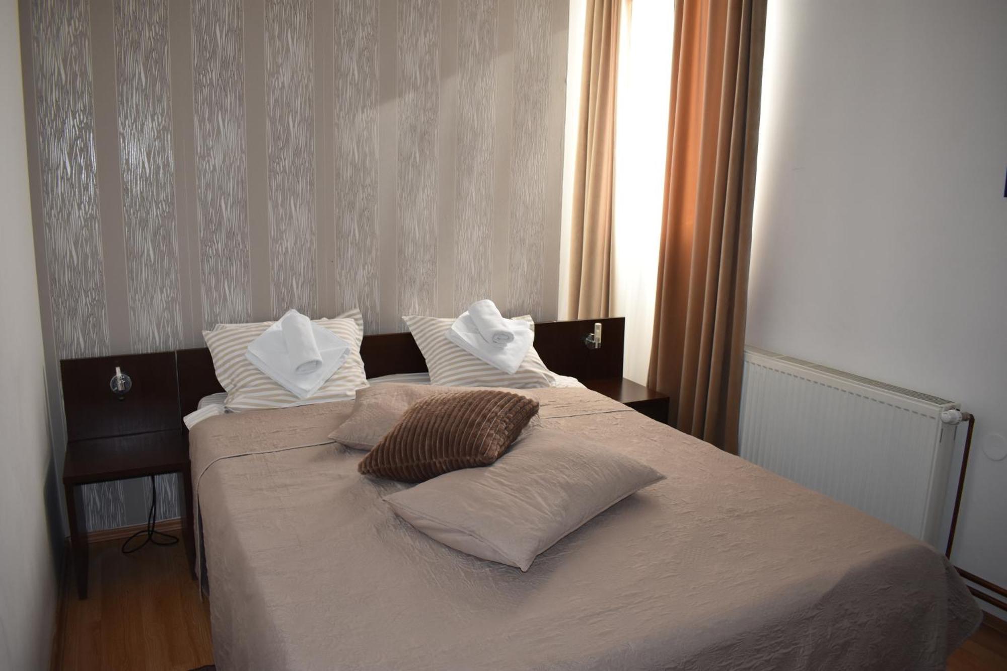 Garni Hotel Lion Jagodina Exterior photo